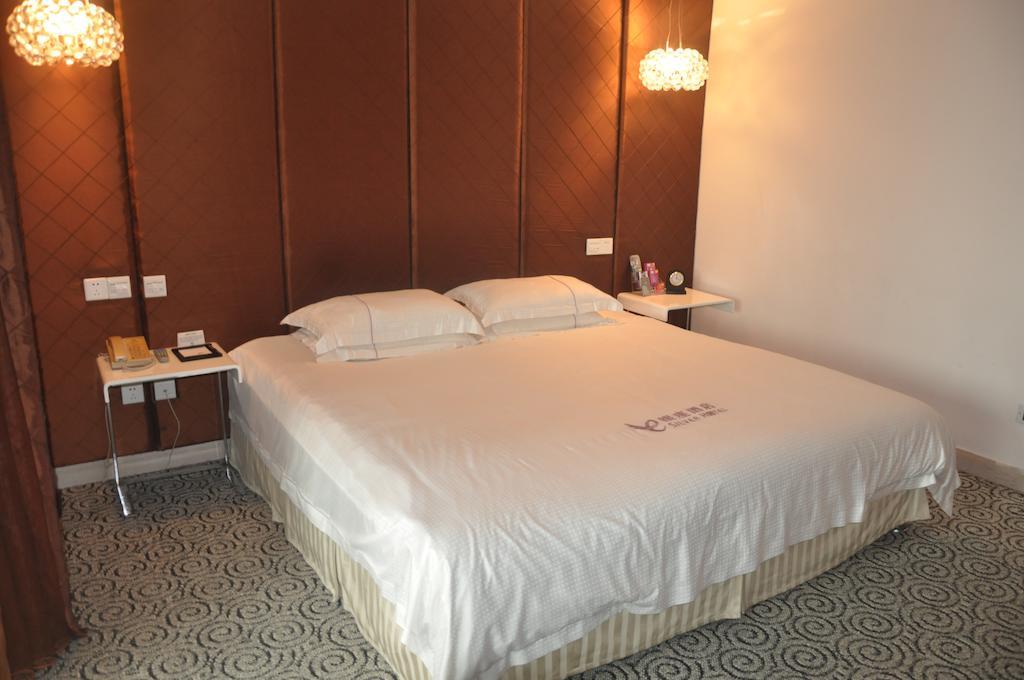 Starway Hotel Silver Zhuhai Room photo